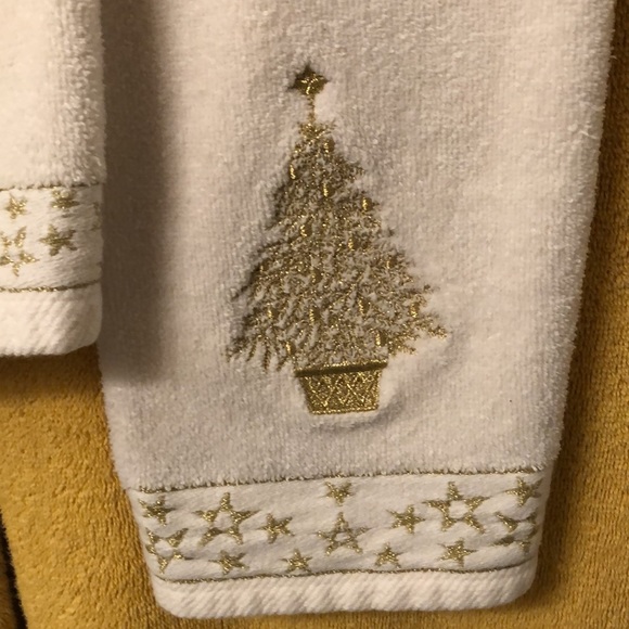 Vintage Embroidered Bath Towel Set - Picture 3 of 8